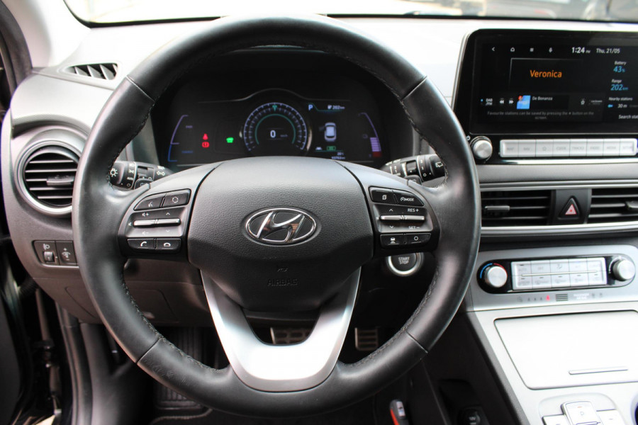 Hyundai Kona EV Premium 64 kWh | Trekhaak | Leder | Stoelverwarming/Koeling | Krell |