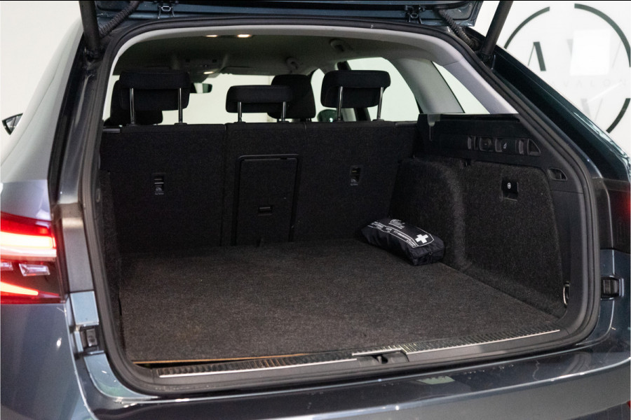 Škoda Superb Combi 1.4 TSI iV Business Edition Plus 218PK | Crystal | Elektr. Stoelen+Memory | ACC | Stoelverw. | Garantie