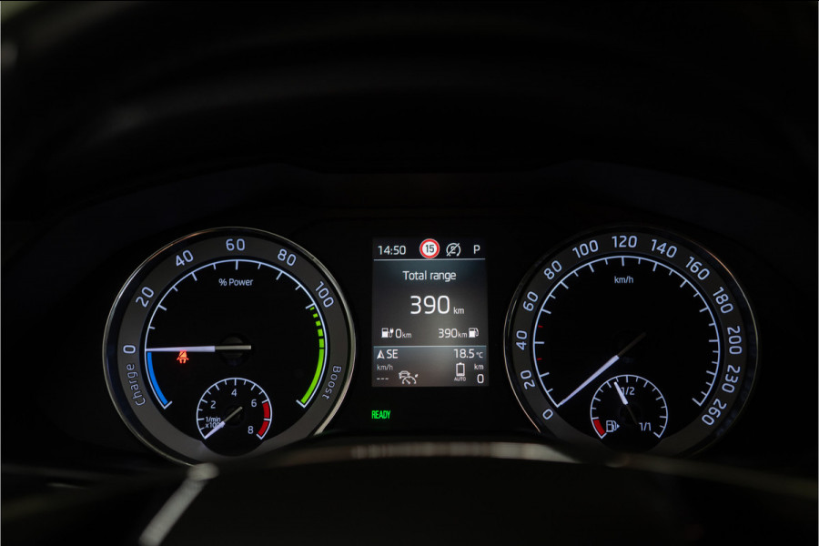 Škoda Superb Combi 1.4 TSI iV Business Edition Plus 218PK | Crystal | Elektr. Stoelen+Memory | ACC | Stoelverw. | Garantie