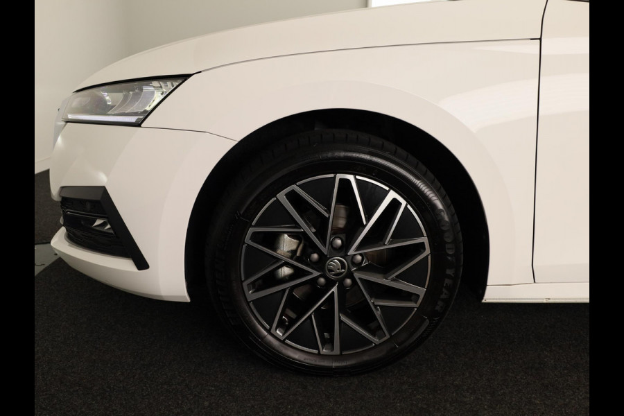Škoda Octavia Ambition 1.0 e-TSI 110pk DSG-7 | Navigatie | Park Assist | Stoelverwarming | Led verlichting | 17 inch zwarte velgen | Verlengde garantie