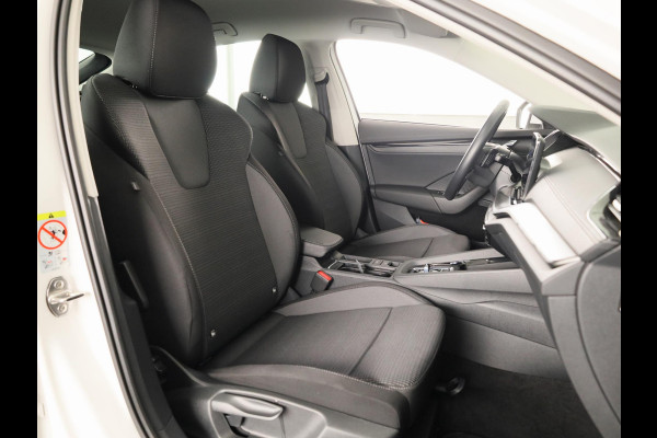 Škoda Octavia Ambition 1.0 e-TSI 110pk DSG-7 | Navigatie | Park Assist | Stoelverwarming | Led verlichting | 17 inch zwarte velgen | Verlengde garantie