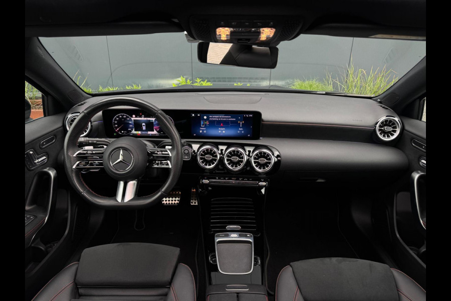 Mercedes-Benz A-Klasse 250 4MATIC AMG Line FULL PANO NAVI WIDESCREEN