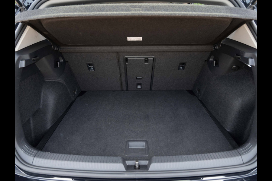 Volkswagen Golf 1.0 eTSI 110PK DSG Life Business | Carplay | Ambient | Camera