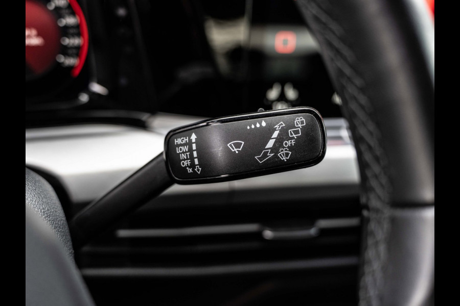 Volkswagen Golf 1.0 eTSI 110PK DSG Life Business | Carplay | Ambient | Camera