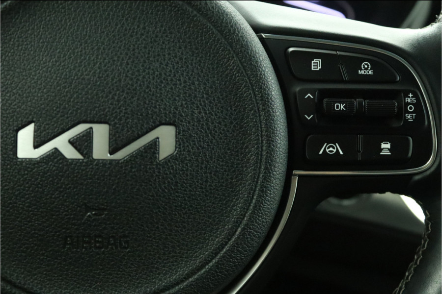 Kia Niro 1.6 GDi PHEV DynamicPlusLine - Navigatie- Stoelverwarming- Stuurwielverwarming- Parkeersensoren - Fabrieksgarantie tot 2028