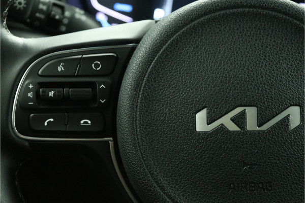 Kia Niro 1.6 GDi PHEV DynamicPlusLine - Navigatie- Stoelverwarming- Stuurwielverwarming- Parkeersensoren - Fabrieksgarantie tot 2028