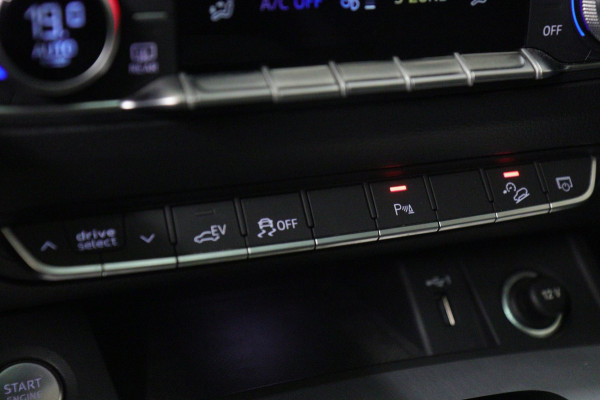 Audi Q5 50 TFSI e 3xS-LINE PANO/CARPLAY/SFEERVER/STOELVER/VOL