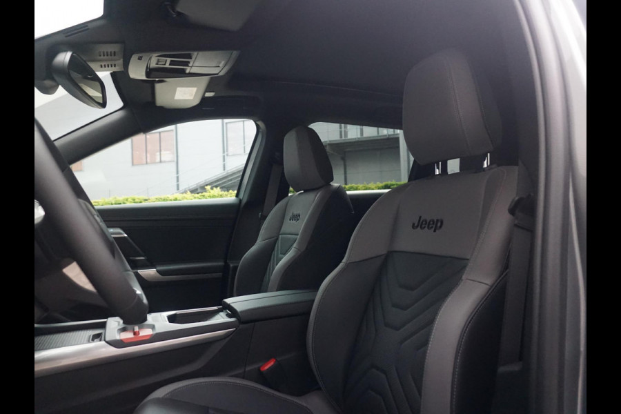 Jeep Compass First Edition 74 kWh | Uit voorraad leverbaar !| Adapt. Cruise | Camera | Carplay | 20" | Elektr. A-Klep | Navi | Winter Pack | Schuif/Kanteldak | Premium Pack | Conv. Pack | Warmtepomp