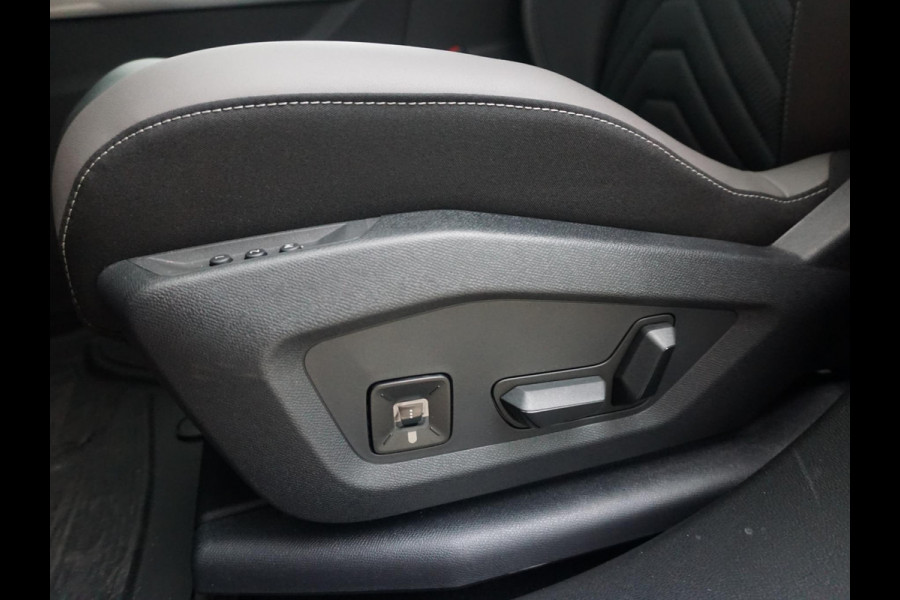 Jeep Compass First Edition 74 kWh | Uit voorraad leverbaar !| Adapt. Cruise | Camera | Carplay | 20" | Elektr. A-Klep | Navi | Winter Pack | Schuif/Kanteldak | Premium Pack | Conv. Pack | Warmtepomp