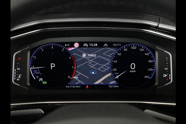 Volkswagen T-Cross 1.0 TSI R-Line 110PK | Automaat | Navigatie | Camera | Digitaal dashboard | Stoelverwarming