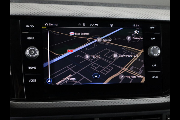 Volkswagen T-Cross 1.0 TSI R-Line 110PK | Automaat | Navigatie | Camera | Digitaal dashboard | Stoelverwarming