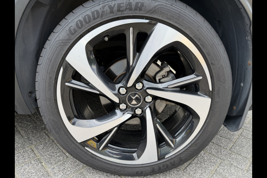 DS Ds 7 Crossback 180pk So Chic (Elektrisch Schuifdak - Trekhaak - Focal Electra - Stoelverwarming - 20"- Camera - LED - Navigatie - Draadloos lad