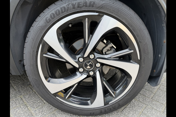 DS Ds 7 Crossback 180pk So Chic (Elektrisch Schuifdak - Trekhaak - Focal Electra - Stoelverwarming - 20"- Camera - LED - Navigatie - Draadloos lad