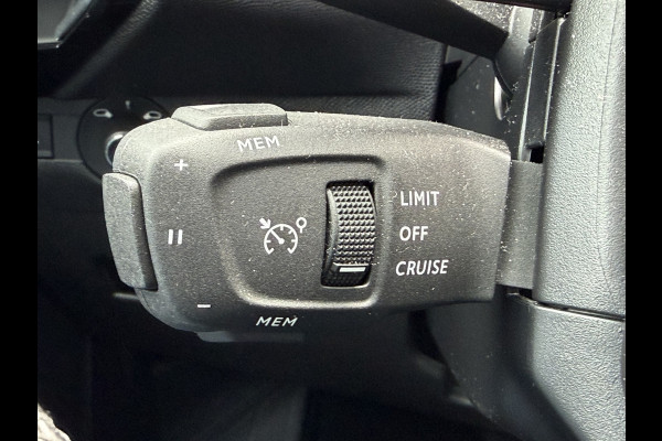 DS Ds 7 Crossback 180pk So Chic (Elektrisch Schuifdak - Trekhaak - Focal Electra - Stoelverwarming - 20"- Camera - LED - Navigatie - Draadloos lad