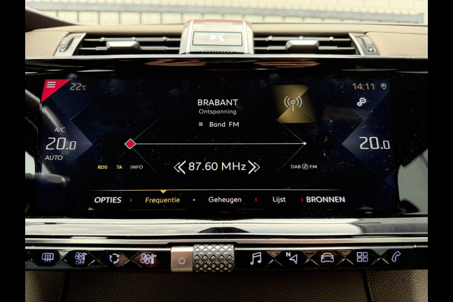 DS Ds 7 Crossback 180pk So Chic (Elektrisch Schuifdak - Trekhaak - Focal Electra - Stoelverwarming - 20"- Camera - LED - Navigatie - Draadloos lad