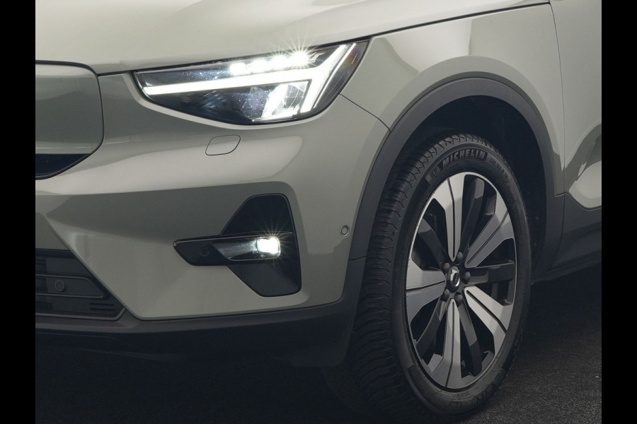 Volvo XC40 Recharge Ultimate 67 kWh 231pk Dealer O.H. | Trekhaak Af Fabriek | Panodak | Adaptive Cruise | 360 Camera | Harman / Kardon | Warmtepomp | Sportstoelen Memory & Verwarmd | Keyless | Blis | Stuur Verwarmd | Google Assistent | DAB |