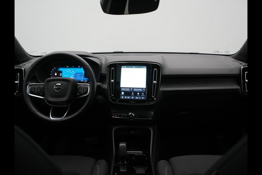 Volvo XC40 Recharge Ultimate 67 kWh 231pk Dealer O.H. | Trekhaak Af Fabriek | Panodak | Adaptive Cruise | 360 Camera | Harman / Kardon | Warmtepomp | Sportstoelen Memory & Verwarmd | Keyless | Blis | Stuur Verwarmd | Google Assistent | DAB |