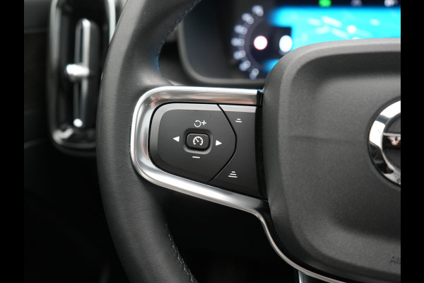Volvo XC40 Recharge Ultimate 67 kWh 231pk Dealer O.H. | Trekhaak Af Fabriek | Panodak | Adaptive Cruise | 360 Camera | Harman / Kardon | Warmtepomp | Sportstoelen Memory & Verwarmd | Keyless | Blis | Stuur Verwarmd | Google Assistent | DAB |