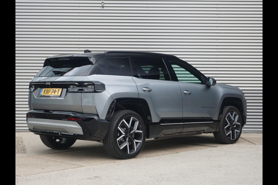 Jeep Compass First Edition 74 kWh | Uit voorraad leverbaar !| Adapt. Cruise | Camera | Carplay | 20" | Elektr. A-Klep | Navi | Winter Pack | Schuif/Kanteldak | Premium Pack | Conv. Pack | Warmtepomp
