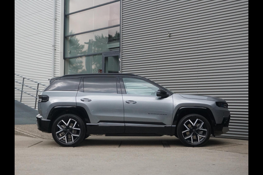 Jeep Compass First Edition 74 kWh | Uit voorraad leverbaar !| Adapt. Cruise | Camera | Carplay | 20" | Elektr. A-Klep | Navi | Winter Pack | Schuif/Kanteldak | Premium Pack | Conv. Pack | Warmtepomp