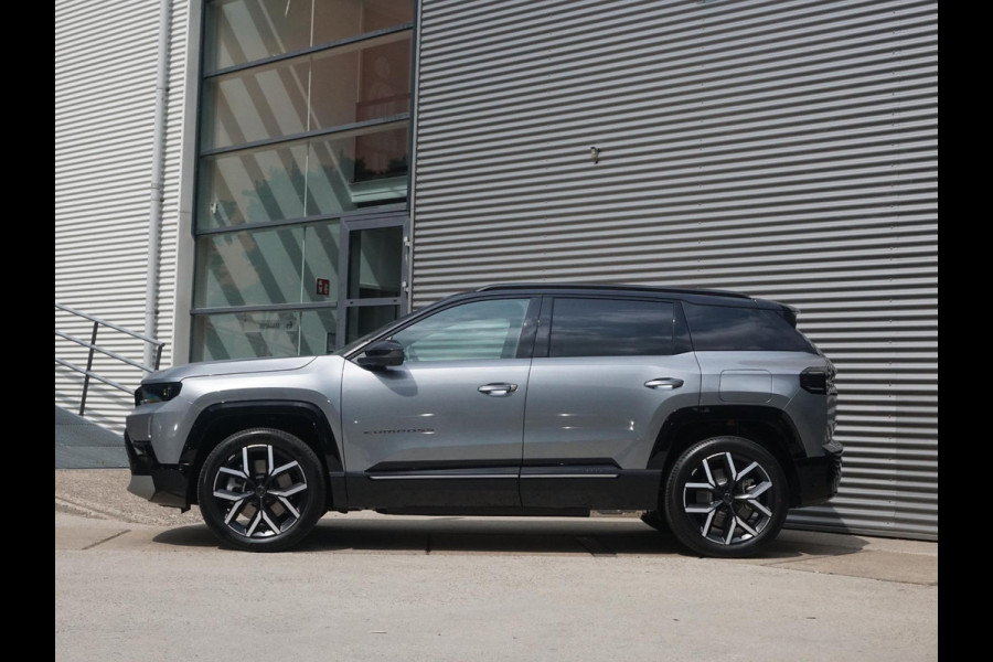 Jeep Compass First Edition 74 kWh | Uit voorraad leverbaar !| Adapt. Cruise | Camera | Carplay | 20" | Elektr. A-Klep | Navi | Winter Pack | Schuif/Kanteldak | Premium Pack | Conv. Pack | Warmtepomp