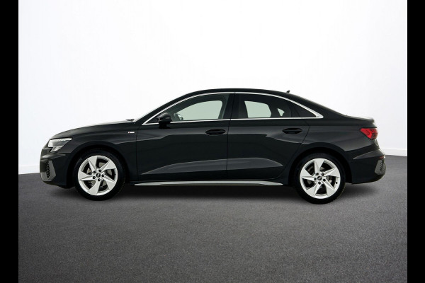 Audi A3 Limousine 30 TFSI S edition DEMO ! Navigatie Apple Carplay/Android Auto Parkeersensoren Adaptive Cruise Control Virtual Cockpit Climate Control Getinte ramen Lichtmetalen velgen