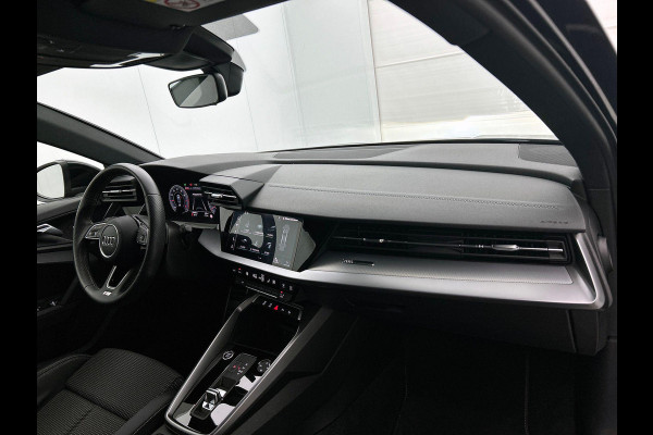 Audi A3 Limousine 30 TFSI S edition DEMO ! Navigatie Apple Carplay/Android Auto Parkeersensoren Adaptive Cruise Control Virtual Cockpit Climate Control Getinte ramen Lichtmetalen velgen