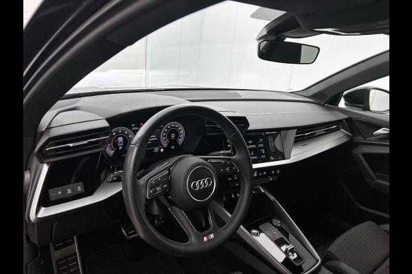 Audi A3 Limousine 30 TFSI S edition DEMO ! Navigatie Apple Carplay/Android Auto Parkeersensoren Adaptive Cruise Control Virtual Cockpit Climate Control Getinte ramen Lichtmetalen velgen