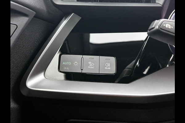 Audi A3 Limousine 30 TFSI S edition DEMO ! Navigatie Apple Carplay/Android Auto Parkeersensoren Adaptive Cruise Control Virtual Cockpit Climate Control Getinte ramen Lichtmetalen velgen