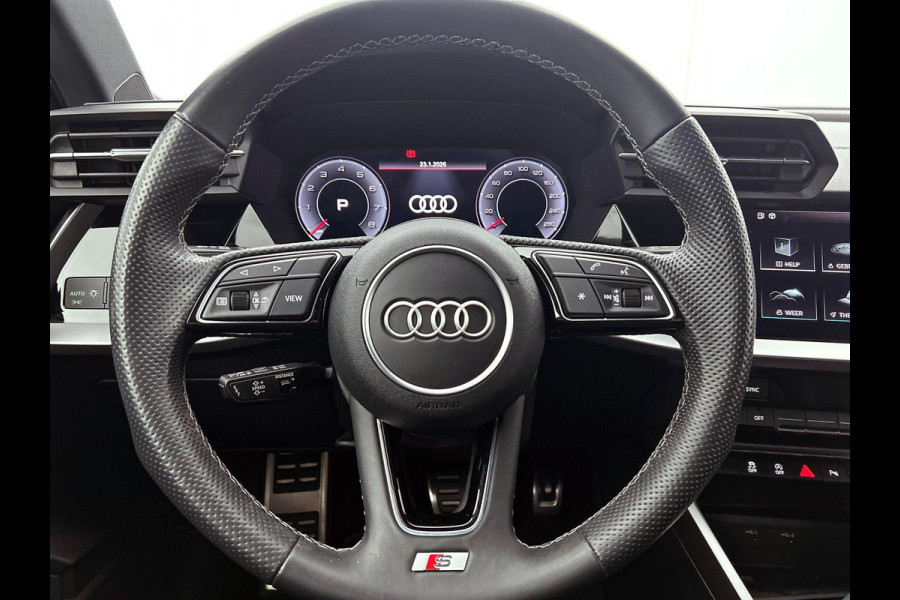 Audi A3 Limousine 30 TFSI S edition DEMO ! Navigatie Apple Carplay/Android Auto Parkeersensoren Adaptive Cruise Control Virtual Cockpit Climate Control Getinte ramen Lichtmetalen velgen