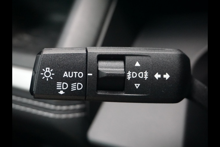 Jeep Compass First Edition 74 kWh | Uit voorraad leverbaar !| Adapt. Cruise | Camera | Carplay | 20" | Elektr. A-Klep | Navi | Winter Pack | Schuif/Kanteldak | Premium Pack | Conv. Pack | Warmtepomp