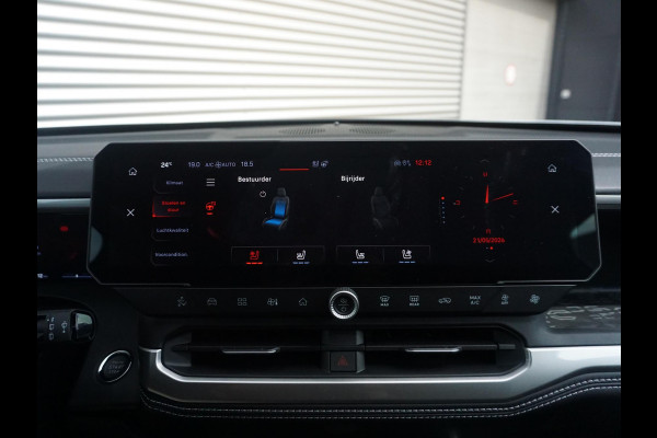 Jeep Compass First Edition 74 kWh | Uit voorraad leverbaar !| Adapt. Cruise | Camera | Carplay | 20" | Elektr. A-Klep | Navi | Winter Pack | Schuif/Kanteldak | Premium Pack | Conv. Pack | Warmtepomp