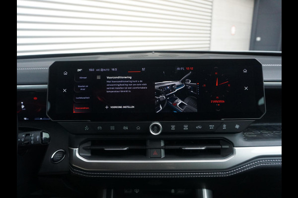 Jeep Compass First Edition 74 kWh | Uit voorraad leverbaar !| Adapt. Cruise | Camera | Carplay | 20" | Elektr. A-Klep | Navi | Winter Pack | Schuif/Kanteldak | Premium Pack | Conv. Pack | Warmtepomp
