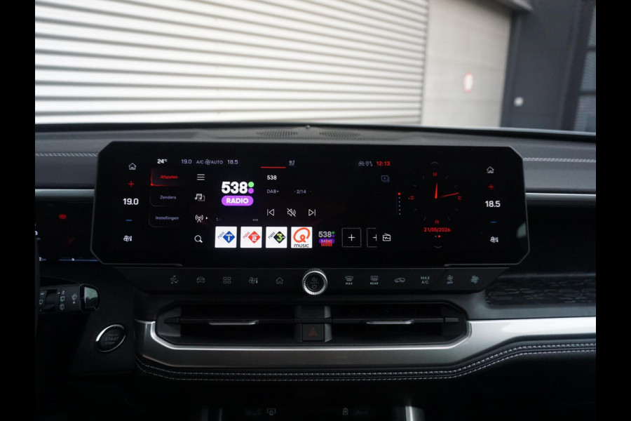 Jeep Compass First Edition 74 kWh | Uit voorraad leverbaar !| Adapt. Cruise | Camera | Carplay | 20" | Elektr. A-Klep | Navi | Winter Pack | Schuif/Kanteldak | Premium Pack | Conv. Pack | Warmtepomp