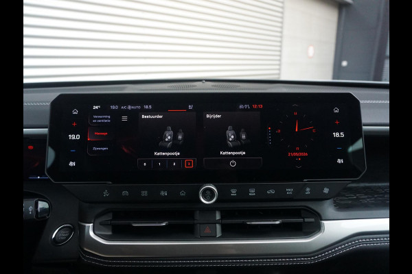 Jeep Compass First Edition 74 kWh | Uit voorraad leverbaar !| Adapt. Cruise | Camera | Carplay | 20" | Elektr. A-Klep | Navi | Winter Pack | Schuif/Kanteldak | Premium Pack | Conv. Pack | Warmtepomp