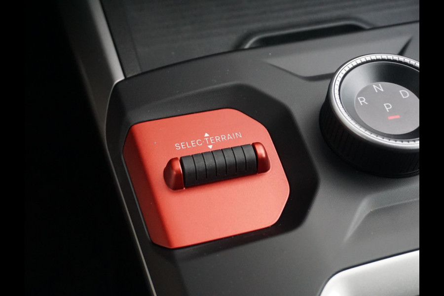 Jeep Compass First Edition 74 kWh | Uit voorraad leverbaar !| Adapt. Cruise | Camera | Carplay | 20" | Elektr. A-Klep | Navi | Winter Pack | Schuif/Kanteldak | Premium Pack | Conv. Pack | Warmtepomp