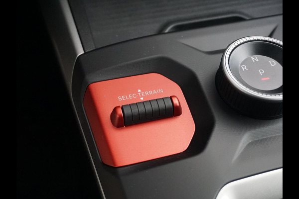 Jeep Compass First Edition 74 kWh | Uit voorraad leverbaar !| Adapt. Cruise | Camera | Carplay | 20" | Elektr. A-Klep | Navi | Winter Pack | Schuif/Kanteldak | Premium Pack | Conv. Pack | Warmtepomp