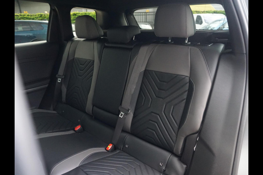 Jeep Compass First Edition 74 kWh | Uit voorraad leverbaar !| Adapt. Cruise | Camera | Carplay | 20" | Elektr. A-Klep | Navi | Winter Pack | Schuif/Kanteldak | Premium Pack | Conv. Pack | Warmtepomp