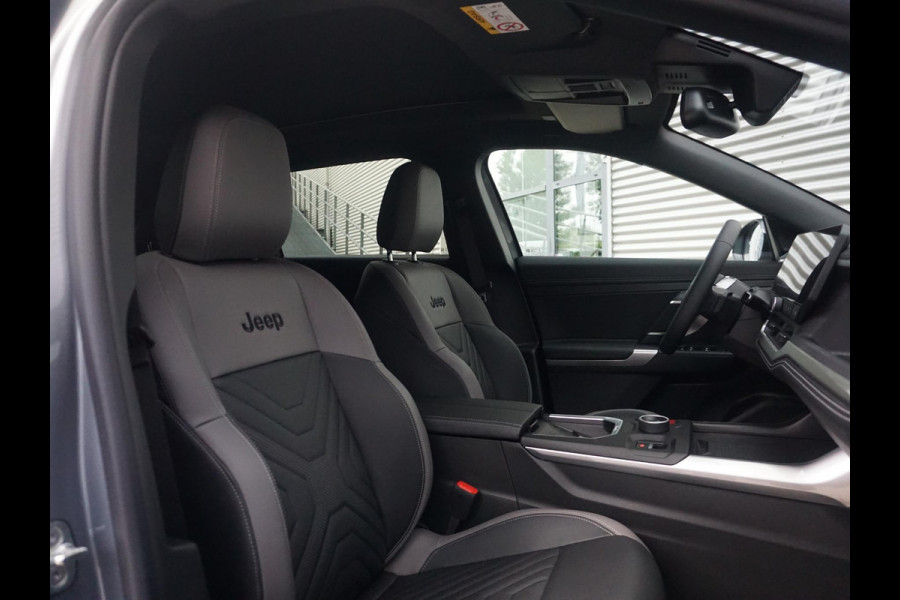 Jeep Compass First Edition 74 kWh | Uit voorraad leverbaar !| Adapt. Cruise | Camera | Carplay | 20" | Elektr. A-Klep | Navi | Winter Pack | Schuif/Kanteldak | Premium Pack | Conv. Pack | Warmtepomp