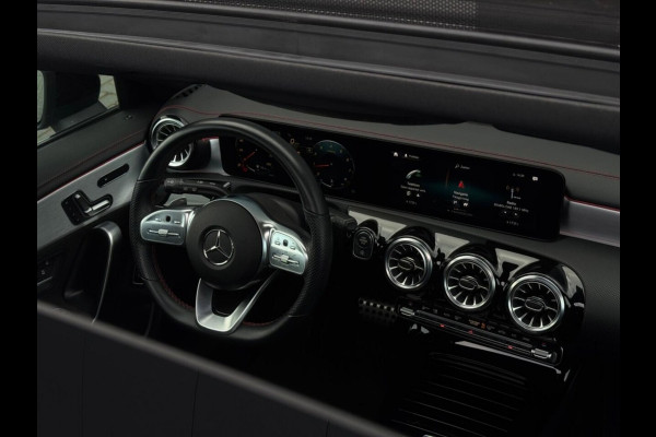 Mercedes-Benz CLA-Klasse Shooting Brake 180 AMG Night Edition | AMG | Pano | Ambilight | Memory