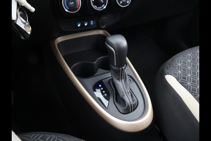 Toyota Aygo X 1.0 VVT-i S-CVT Pulse Automaat | Stoelverwarming | Apple Carplay & AndroidAUTO | Camera | Privacy Glass |