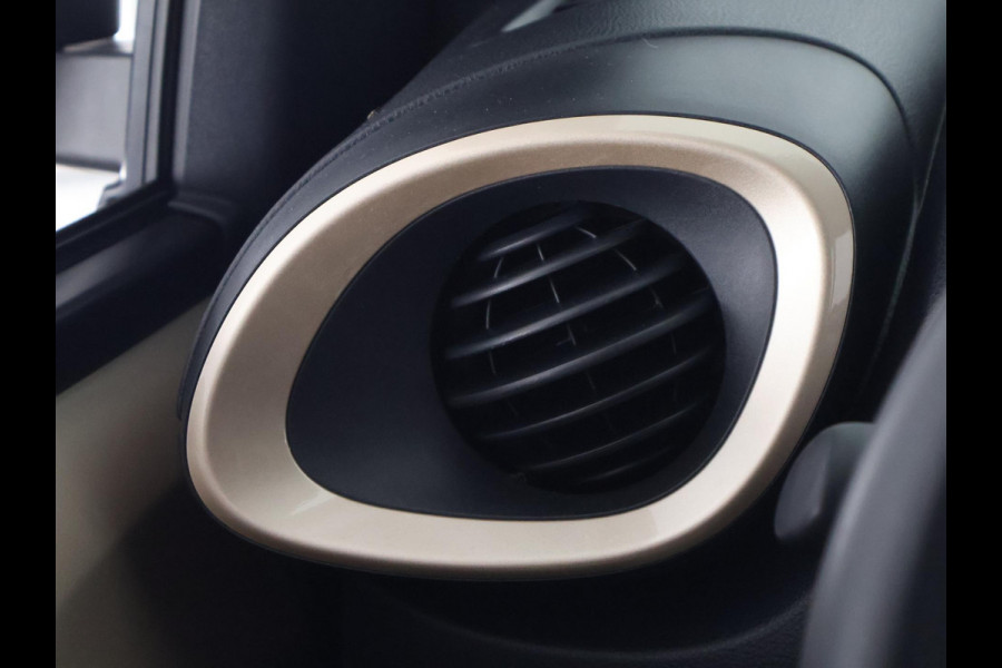 Toyota Aygo X 1.0 VVT-i S-CVT Pulse Automaat | Stoelverwarming | Apple Carplay & AndroidAUTO | Camera | Privacy Glass |