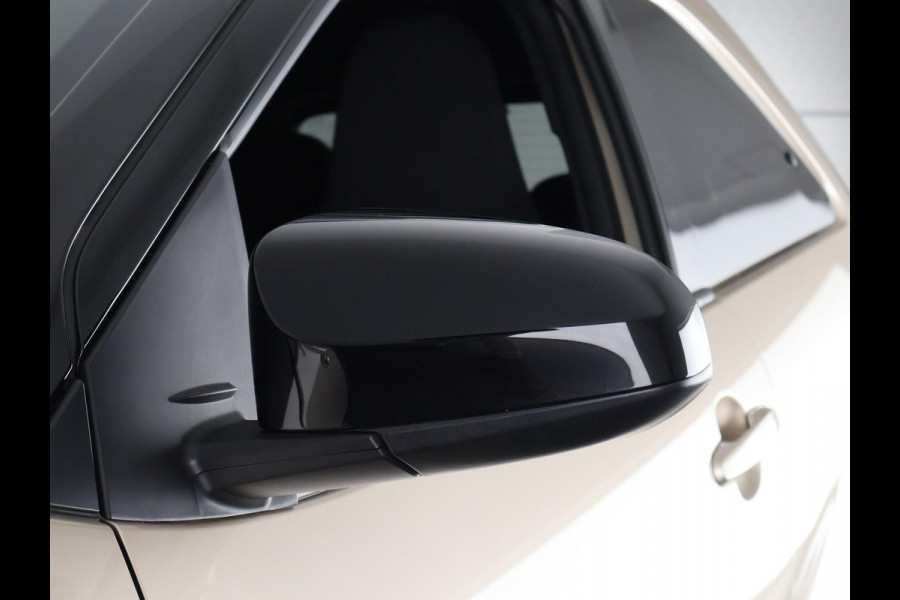 Toyota Aygo X 1.0 VVT-i S-CVT Pulse Automaat | Stoelverwarming | Apple Carplay & AndroidAUTO | Camera | Privacy Glass |