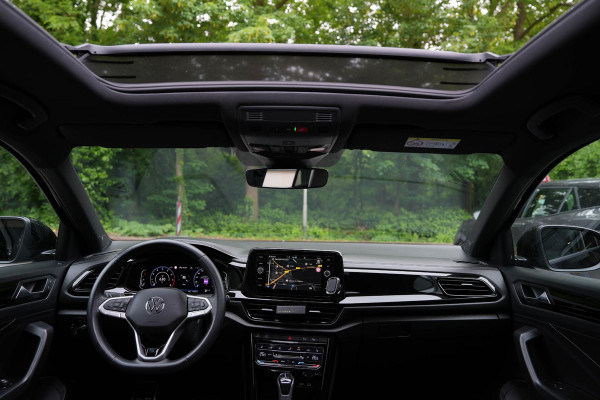 Volkswagen T-Roc 1.5 TSI R-line | Panorama | Keyles | Camera | IQ Light | Beats | Carplay