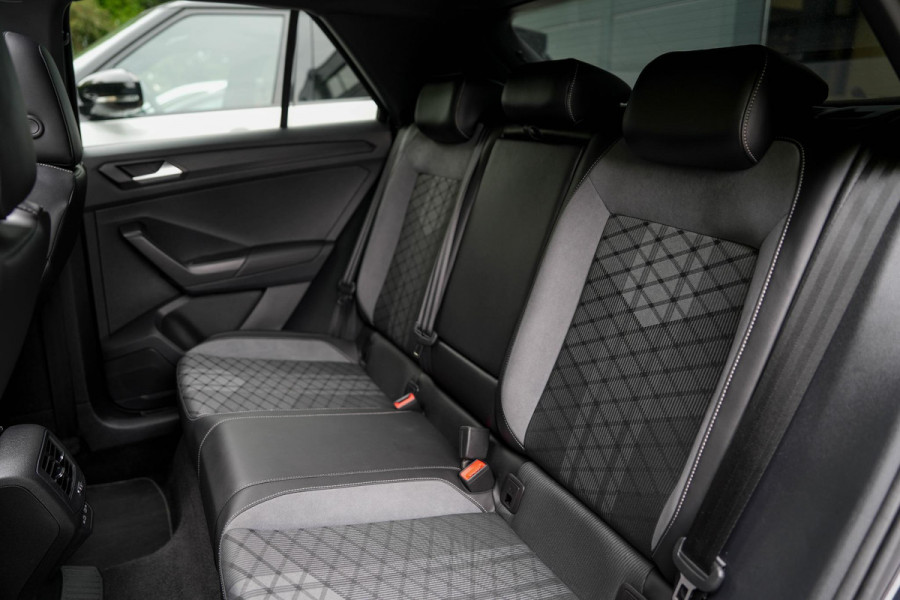 Volkswagen T-Roc 1.5 TSI R-line | Panorama | Keyles | Camera | IQ Light | Beats | Carplay