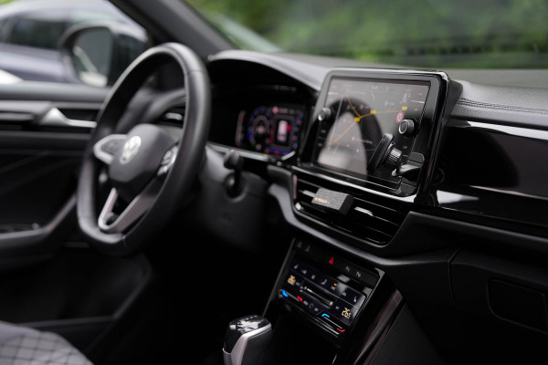 Volkswagen T-Roc 1.5 TSI R-line | Panorama | Keyles | Camera | IQ Light | Beats | Carplay