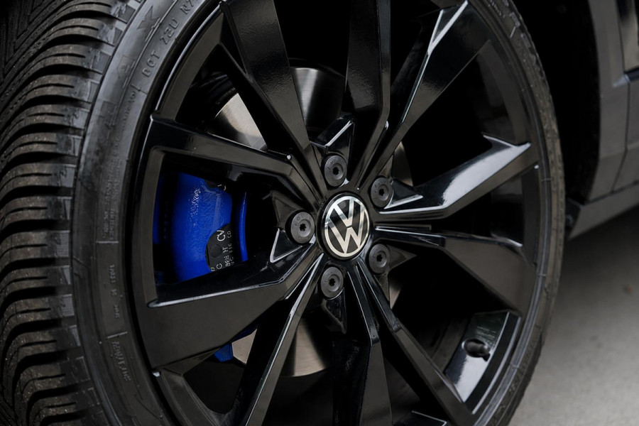 Volkswagen T-Roc 1.5 TSI R-line | Panorama | Keyles | Camera | IQ Light | Beats | Carplay