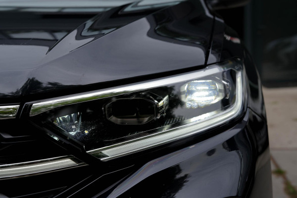 Volkswagen T-Roc 1.5 TSI R-line | Panorama | Keyles | Camera | IQ Light | Beats | Carplay