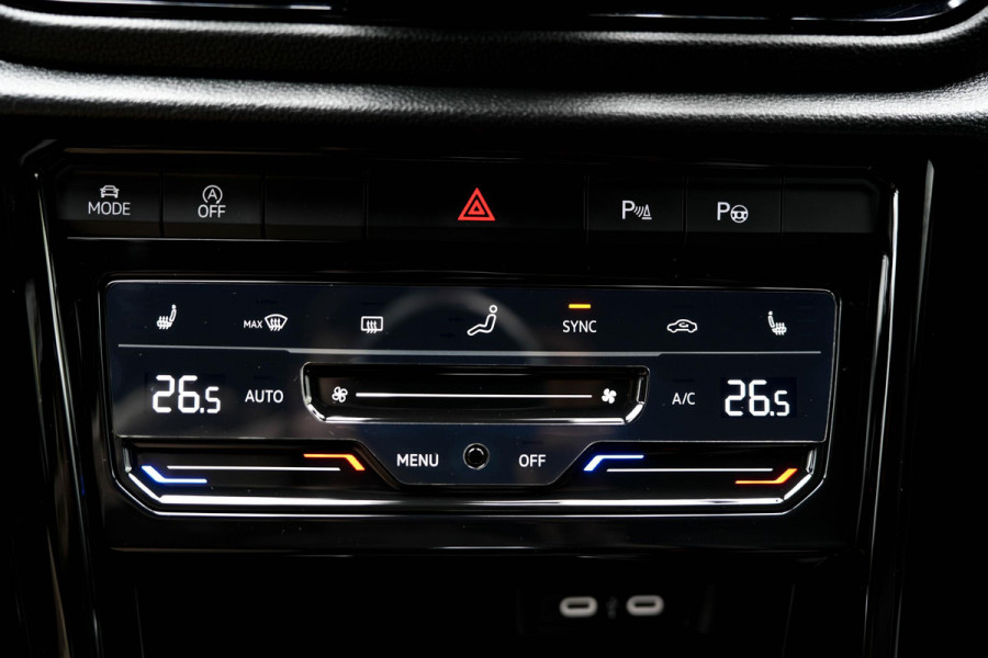 Volkswagen T-Roc 1.5 TSI R-line | Panorama | Keyles | Camera | IQ Light | Beats | Carplay