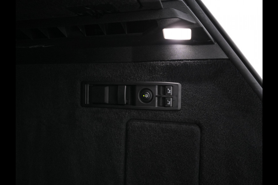 BMW iX xDrive40 High Executive 77 kWh [ 3-Fase ] (INCL-BTW) *PANO | HEAD-UP | SOFT-CLOSE | LEATHER | TOPVIEW | FULL-LED | MEMORY-PACK | HARMAN/KARDON | BLINDSPOT | WIDESCREEN-COCKPIT | HEATED-COMFORTSEATS | DAB | AMBIENTLIGHT | TOWBAR | 22'